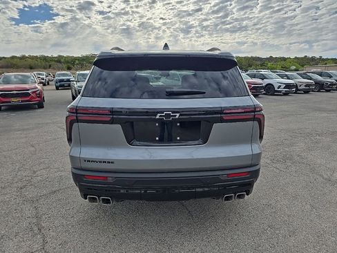 Used 2026 Chevrolet Traverse LT w/ Midnight/Sport Edition image 6