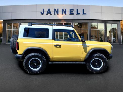 Used 2024 Ford Bronco Heritage Edition AWD/4WD image 10