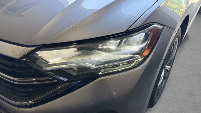 Used 2024 Volkswagen Jetta SE FWD image 31