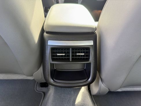 Used 2018 Chevrolet Impala LT image 26