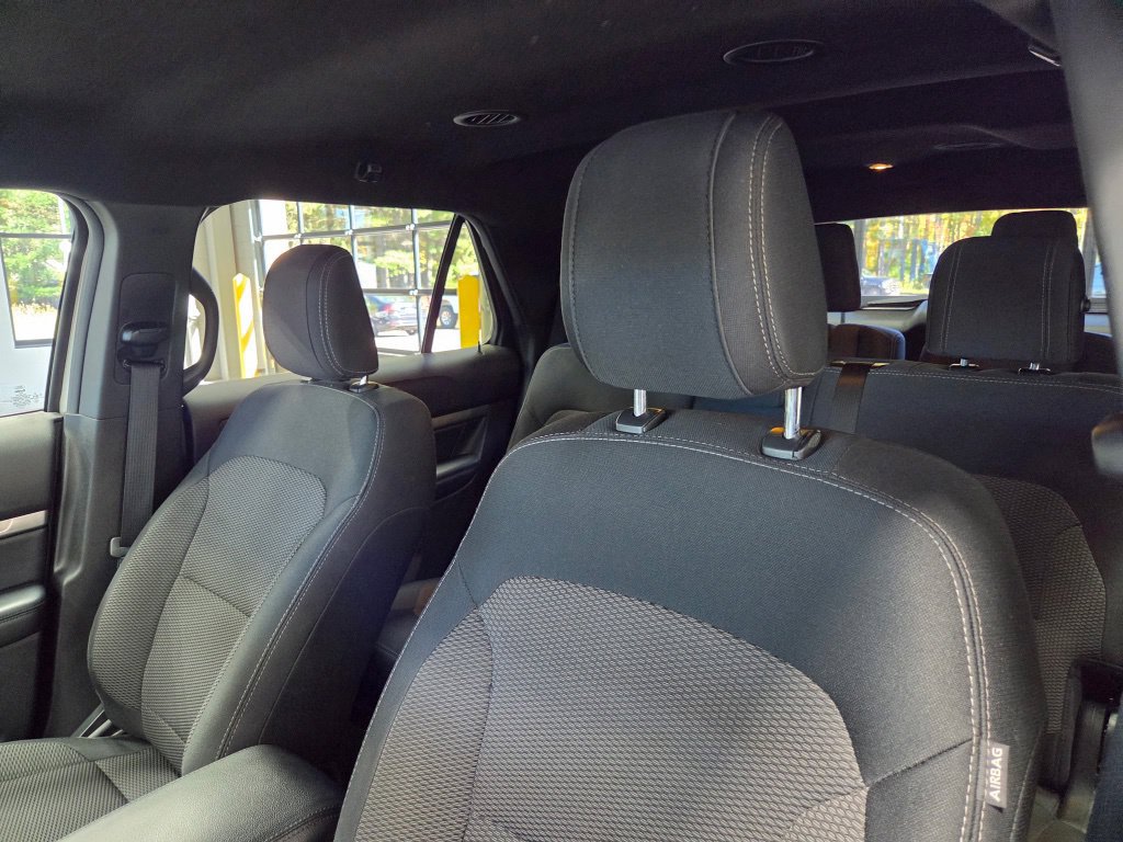 Used 2018 Ford Explorer XLT w/ XLT Technology Feature Bundle AWD/4WD image 28