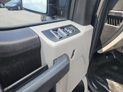 Used 2016 Ford F150 XL w/ Equipment Group 101A Mid AWD/4WD image 24