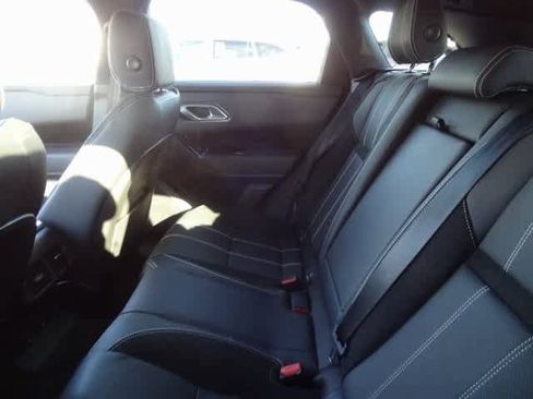 Used 2021 Land Rover Range Rover Velar R-Dynamic S image 10