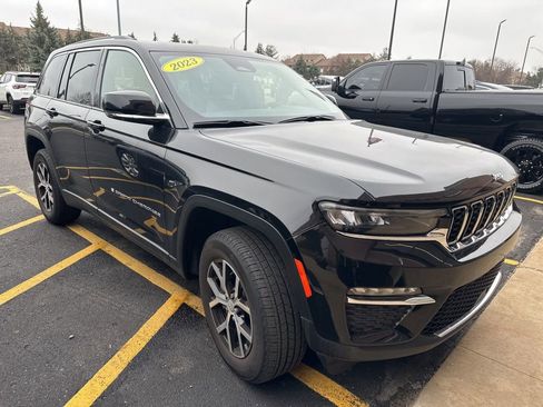 Used 2023 Jeep Grand Cherokee Limited image 2