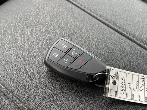 Used 2024 Chevrolet Silverado 1500 LT Trail Boss w/ Protection Package image 14