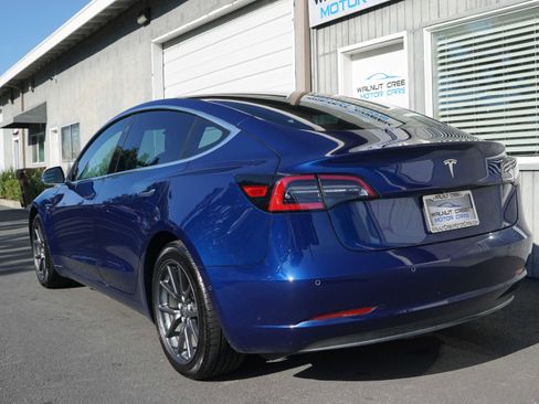 Used 2019 Tesla Model 3 Standard Range Plus RWD image 16