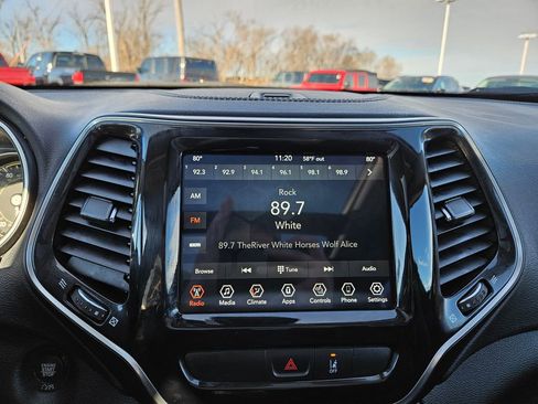 Used 2022 Jeep Cherokee Limited image 14