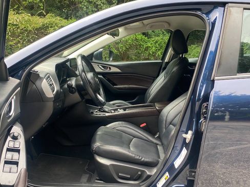 Used 2018 MAZDA MAZDA3 Touring FWD image 15