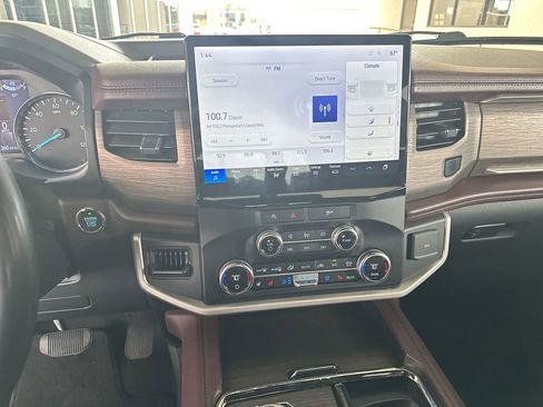 Used 2023 Ford Expedition Limited image 23