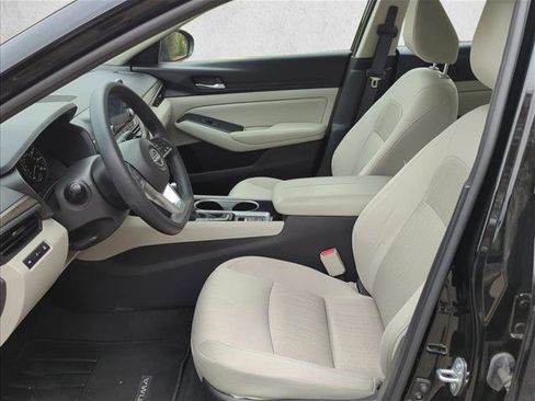 Used 2024 Nissan Altima 2.5 SV AWD/4WD image 16