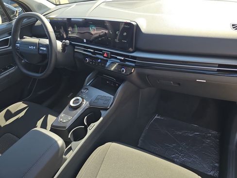 New 2026 Kia Sportage LX image 11