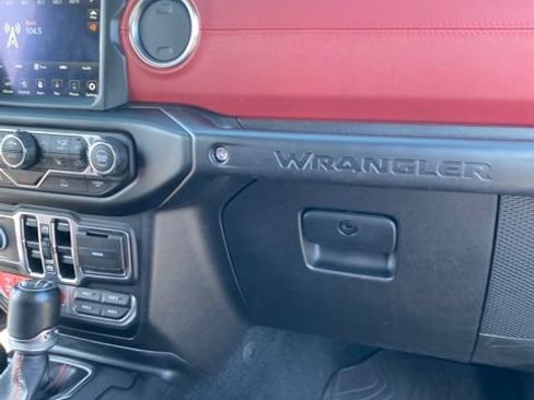 Used 2023 Jeep Wrangler Unlimited Rubicon 4xe AWD/4WD image 18