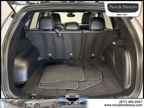 Used 2023 Jeep Compass Limited w/ Sun and Sound Group AWD/4WD image 12