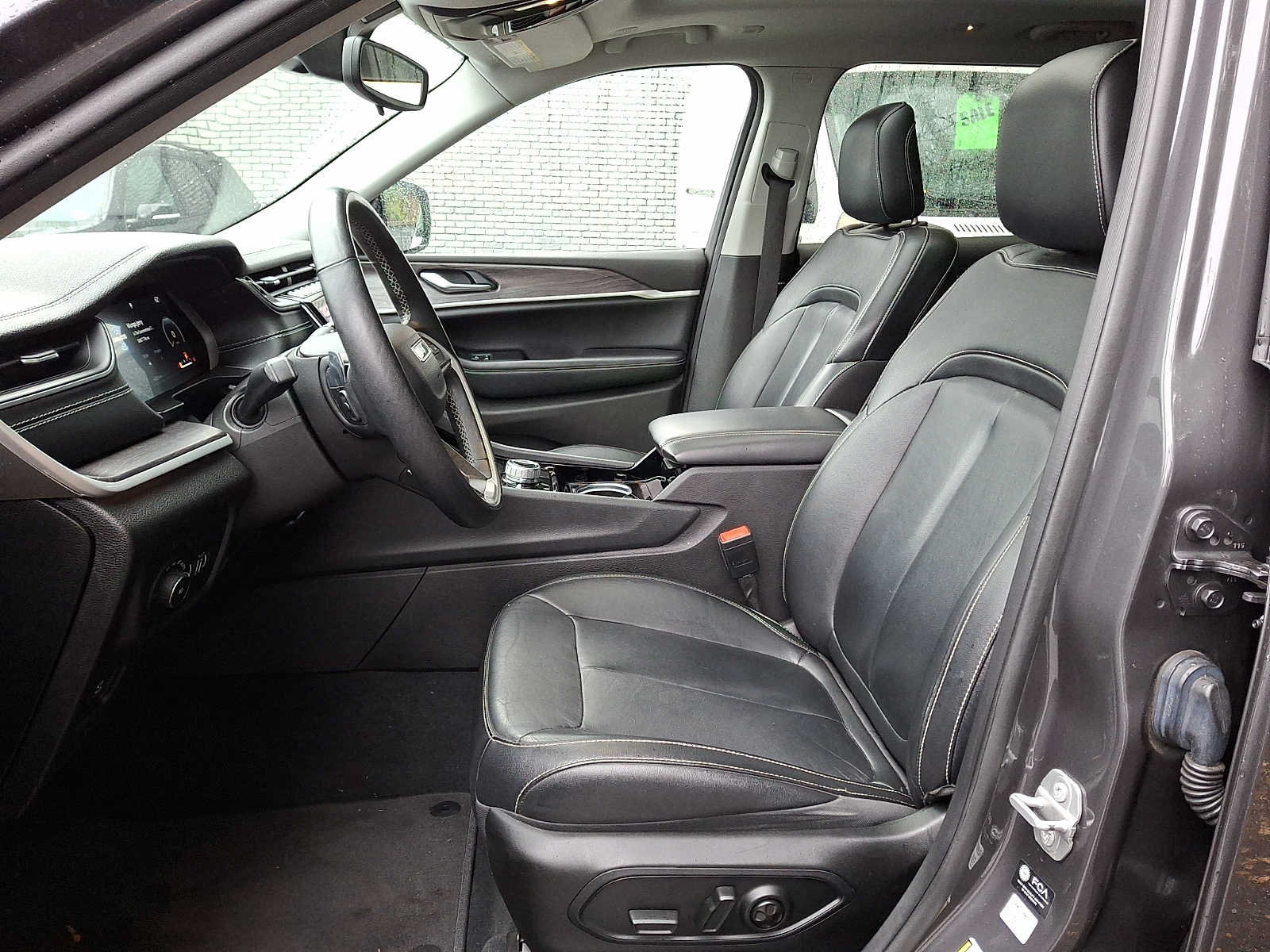 Used 2022 Jeep Grand Cherokee L Limited AWD/4WD image 11