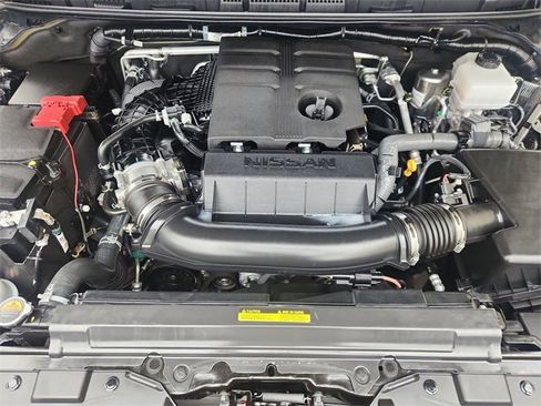 Used 2025 Nissan Frontier PRO-4X image 27