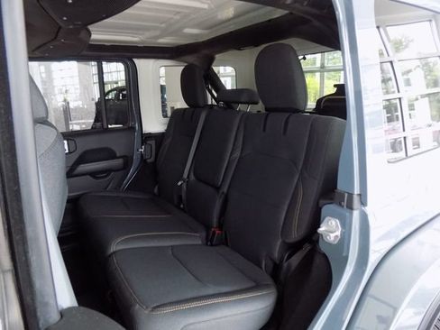 Certified 2025 Jeep Wrangler Unlimited Sahara w/ Safety Group AWD/4WD image 22