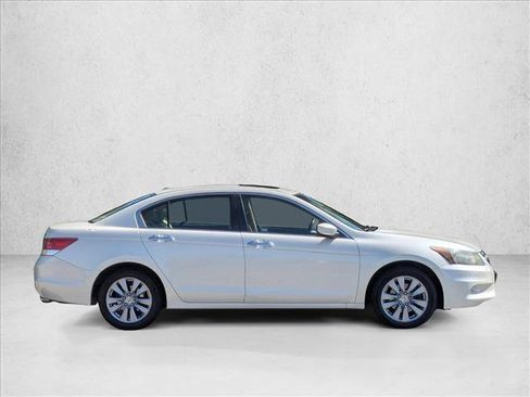 Used 2011 Honda Accord EX-L image 4