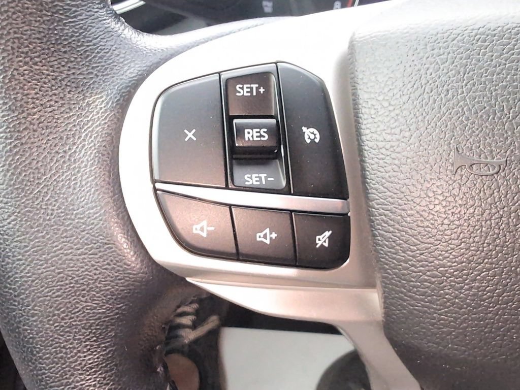 Used 2023 Ford Explorer XLT w/ Equipment Group 202A AWD/4WD image 18