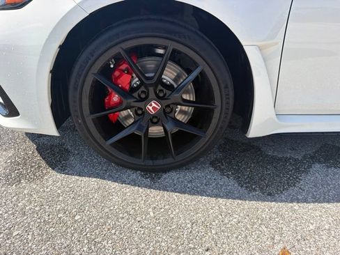 Used 2023 Honda Civic Type R image 15