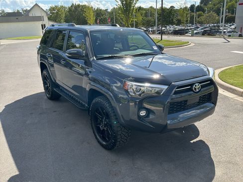 Used 2024 Toyota 4Runner SR5 Premium w/ Moonroof Package AWD/4WD image 2
