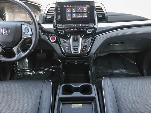 Used 2023 Honda Odyssey Elite image 13