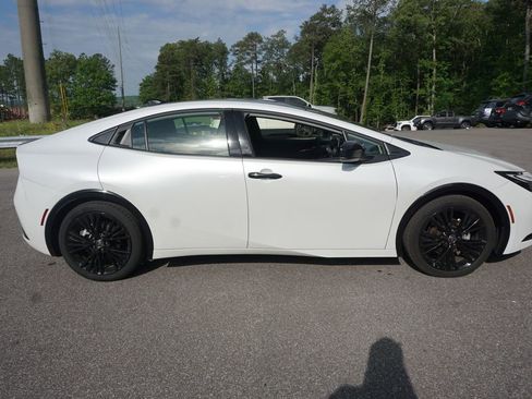 Used 2026 Toyota Prius image 24