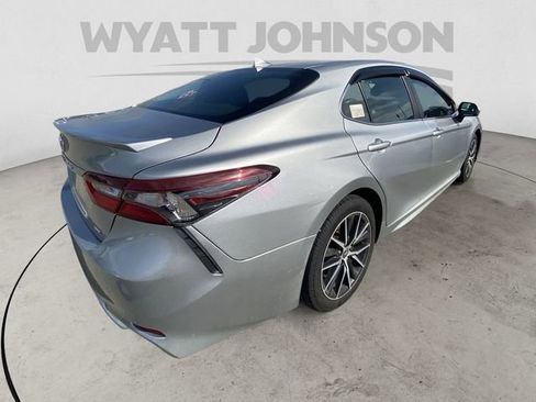 Used 2021 Toyota Camry SE FWD image 10