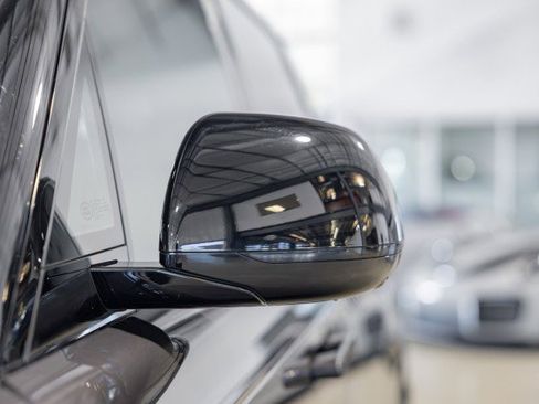 Used 2023 Land Rover Range Rover Long Wheelbase Autobiography image 13