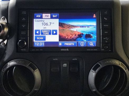 Used 2017 Jeep Wrangler Sport w/ Quick Order Package 23S AWD/4WD image 18