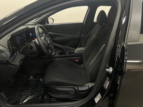 Used 2025 Hyundai Elantra SEL FWD image 10
