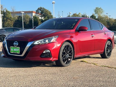 Used 2019 Nissan Altima 2.5 Platinum image 10