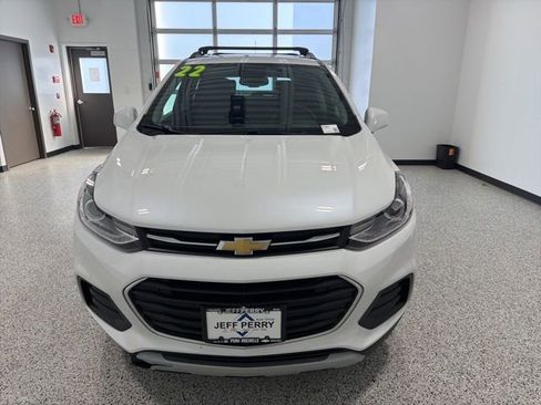 Used 2022 Chevrolet Trax LT w/ Driver Confidence Package image 8