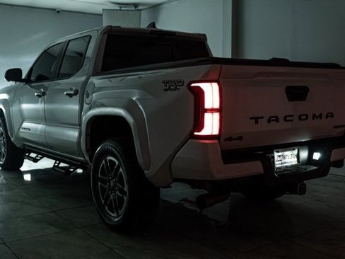 Used 2024 Toyota Tacoma TRD Sport image 40