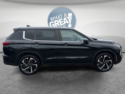 Used 2022 Mitsubishi Outlander ES AWD/4WD image 2