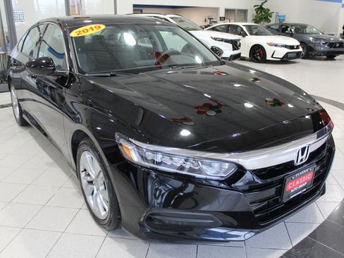 Used 2019 Honda Accord LX image 3