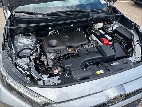 Used 2025 Toyota RAV4 XLE AWD/4WD image 44