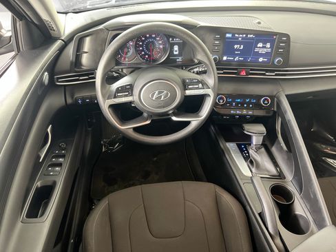 Used 2023 Hyundai Elantra SEL FWD image 20