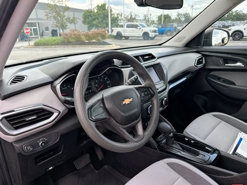 Used 2021 Chevrolet TrailBlazer LS FWD image 10