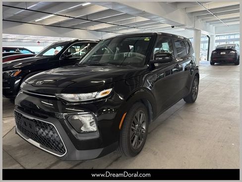 Used 2021 Kia Soul S FWD image 1