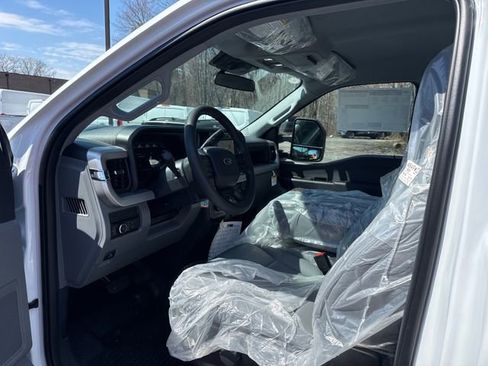 New 2026 Ford F550 4x4 Regular Cab Super Duty image 9