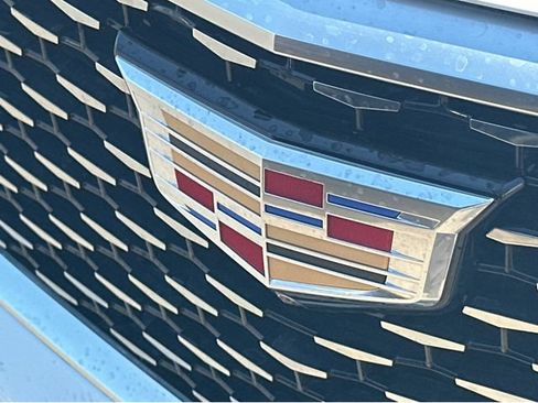 Certified 2025 Cadillac XT6 Premium Luxury w/ Technology Package FWD image 38