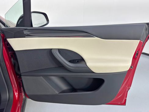 Used 2022 Tesla Model X Plaid image 48