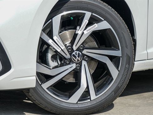 New 2026 Volkswagen Jetta SEL image 2