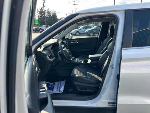 Used 2024 Mitsubishi Outlander SE AWD/4WD image 9