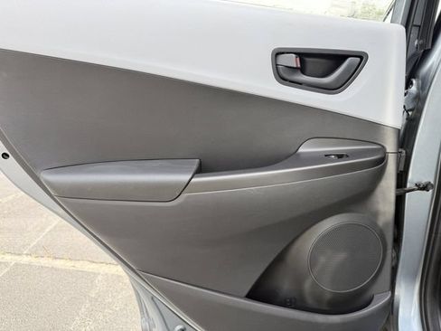 Used 2020 Hyundai Kona SEL Plus FWD image 31