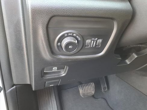 Used 2023 Jeep Grand Cherokee L Limited image 20