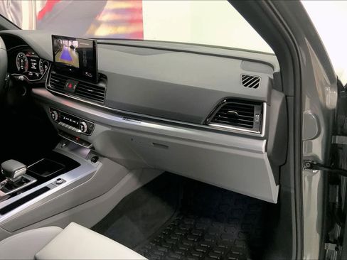 Certified 2025 Audi Q5 2.0T Premium w/ Convenience Plus Package image 21