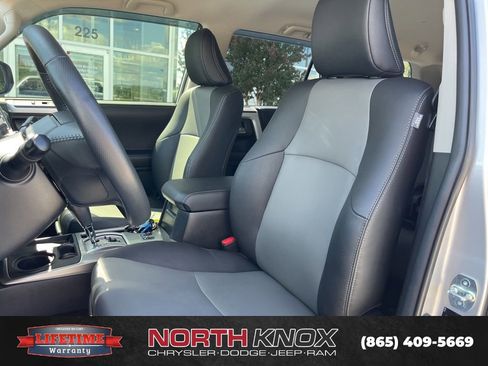 Used 2022 Toyota 4Runner SR5 Premium RWD image 5