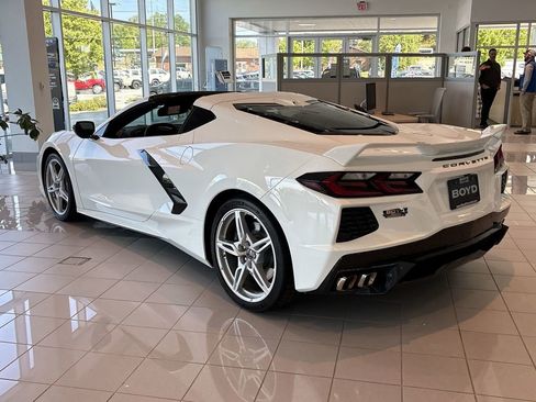Used 2024 Chevrolet Corvette Stingray Preferred Cpe w/ Z51 Performance Package RWD image 9