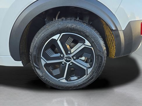 Used 2023 Kia Niro EX image 30